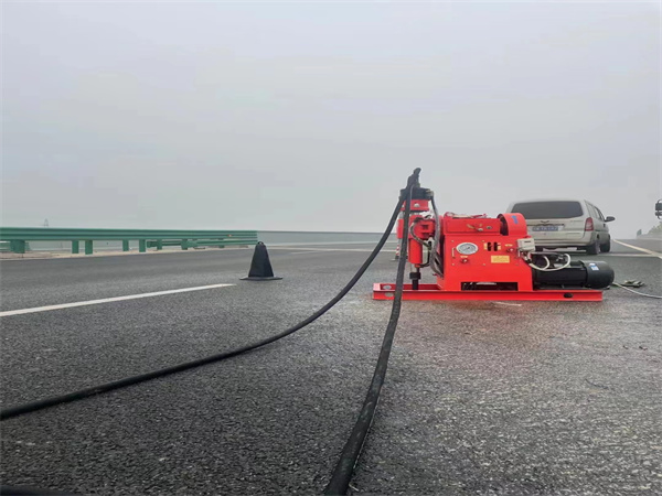 上林马路路基路面开裂下沉注浆加固灌浆